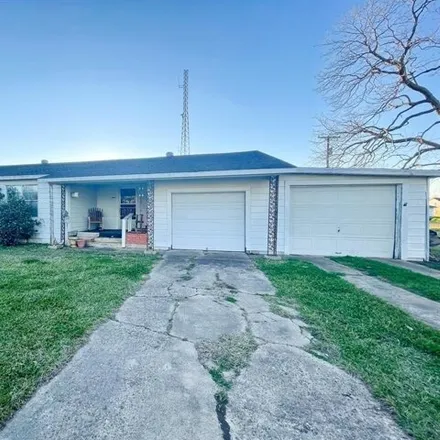 Buy this 3 bed house on 240 South Market Street in Brazoria, TX 77422
