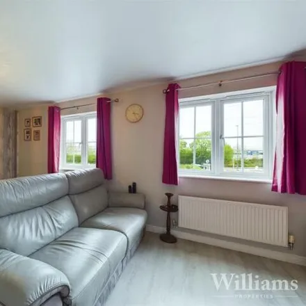 Image 4 - Brimmers Way, Fairford Leys, HP19 7HH, United Kingdom - Apartment for sale
