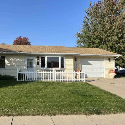Buy this 2 bed house on 2926 Lakeview Drive in Yankton, SD 57078