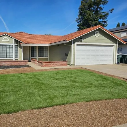 Buy this 3 bed house on 2163 Atrisco Circle in Sacramento, CA 95833