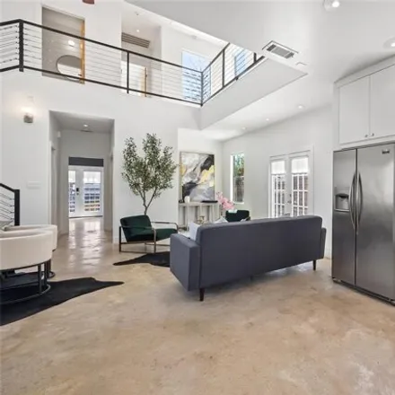 Image 8 - 2415 East 8th Street, Austin, TX 78702, USA - House for sale