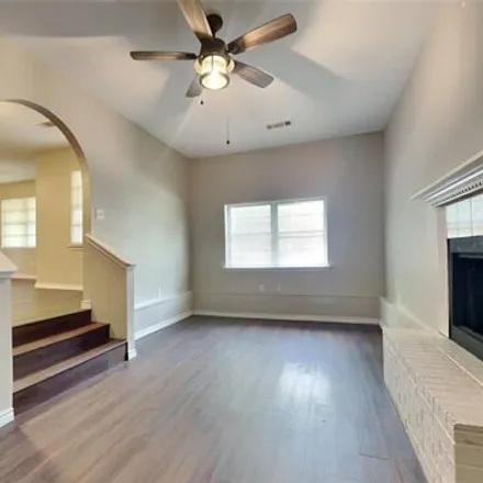 Image 3 - 2139 Dennis Street, Irving, TX 75062, USA - House for sale