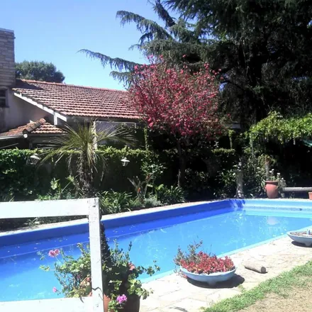 Buy this 3 bed house on Bolivia 530 in Villa Martelli, 1603 Vicente López