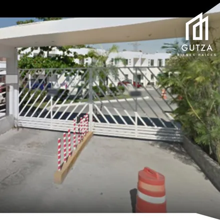 Buy this studio house on Boulevard Las Palmas II in Las Palmas II, 77714 Playa del Carmen