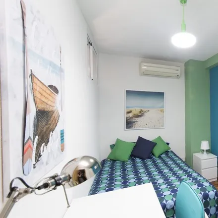 Rent this 5 bed room on Alto Estiglo in Calle del Río Tormes, 28801 Alcalá de Henares