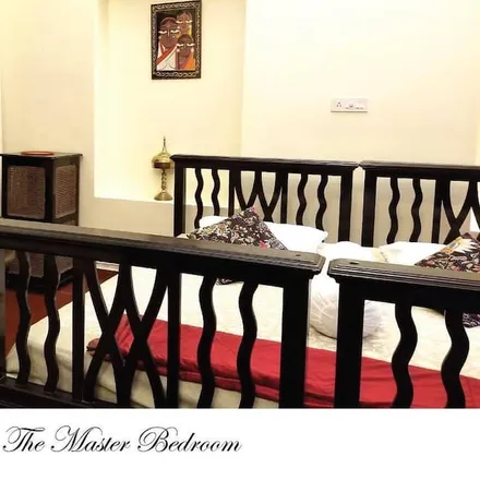 Rent this 2 bed house on Bakul Bagan Road in Bhowanipore, Kolkata - 700025