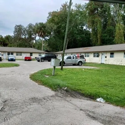 Buy this studio house on 757 Northeast 10th Street in Crystal River, Citrus County