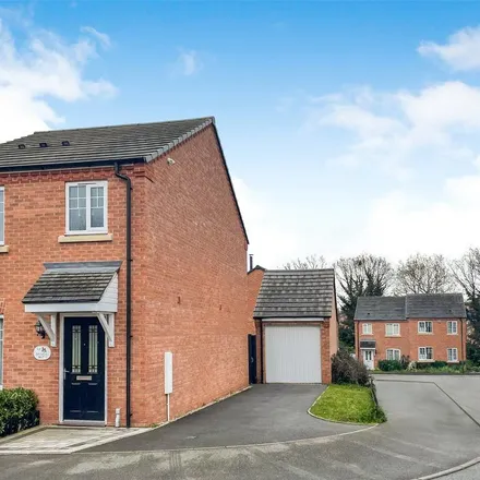 Rent this 3 bed duplex on Groves Way in Hartlebury, DY11 7TU