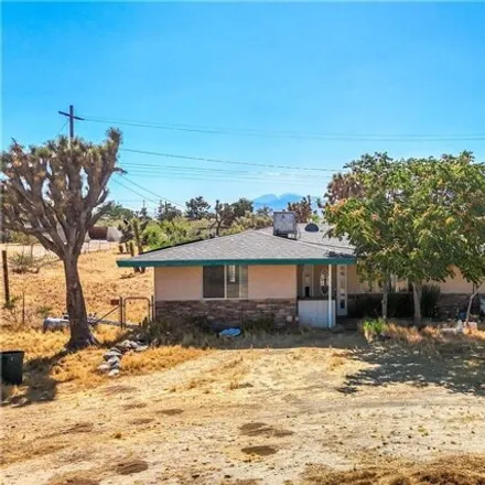 Image 3 - 7736 Joshua Ln, Yucca Valley, California, 92284 - House for sale