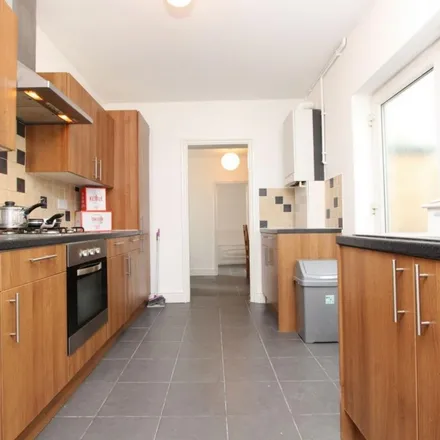 Rent this 5 bed apartment on 161 Mellish Street in Millwall, London