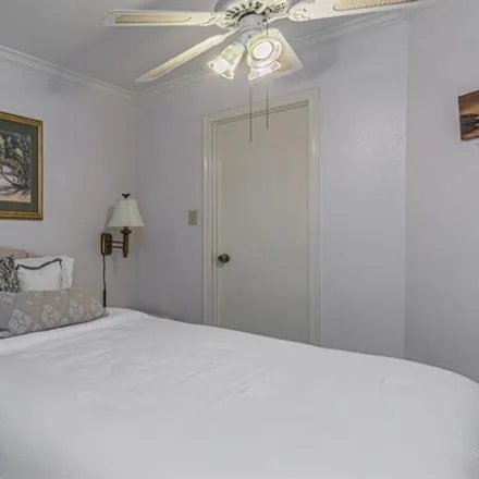 Image 3 - The Victorian Condominiums, 6300 Seawall Boulevard, Galveston, TX 77551, USA - Condo for sale
