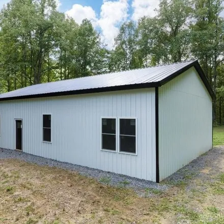 Buy this studio house on 67 Ester Dr in Clyde, North Carolina