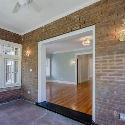 Image 4 - 925 West Winona Street, Chicago, IL 60640, USA - House for rent