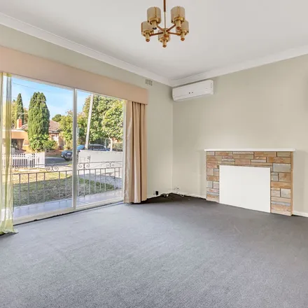 Image 3 - 25 Keats Avenue, Kingsbury VIC 3083, Australia - Apartment for rent