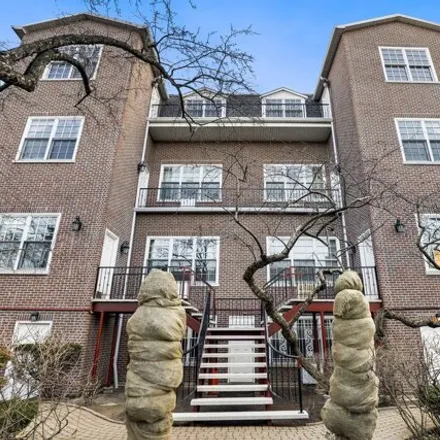 Image 1 - 200 West Menomonee Street, Chicago, IL 60614, USA - Condo for sale