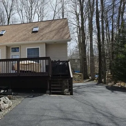Buy this 3 bed house on 144 Netcong Circle in Tobyhanna Township, PA 18347
