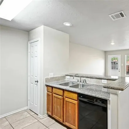 Image 7 - 12016 Clifton Oaks Drive, Houston, TX 77099, USA - Apartment for rent