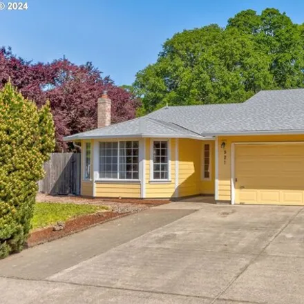 Buy this 3 bed house on 921 Northeast Lovell Street in Hillsboro, OR 97124