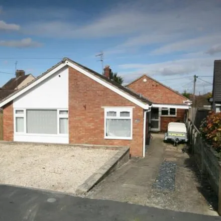 Buy this 5 bed house on Elm Close in Wheatley, OX33 1UW
