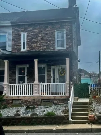 Buy this 3 bed duplex on 165 East Burr Street in Easton, PA 18042