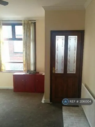 Image 7 - Thorne Street, Farnworth, BL4 7LG, United Kingdom - Townhouse for rent