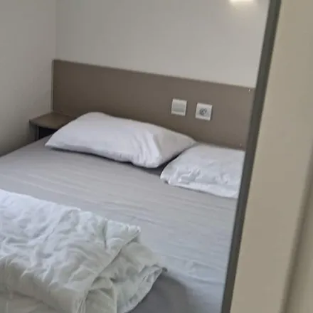 Rent this 3 bed house on 41150 Veuzain-sur-Loire