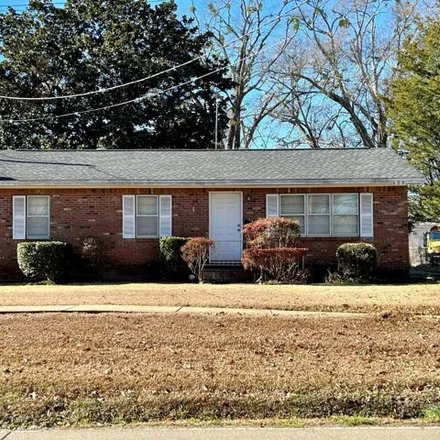 Buy this 4 bed house on 658 South Clifton Street in Fulton, Itawamba County