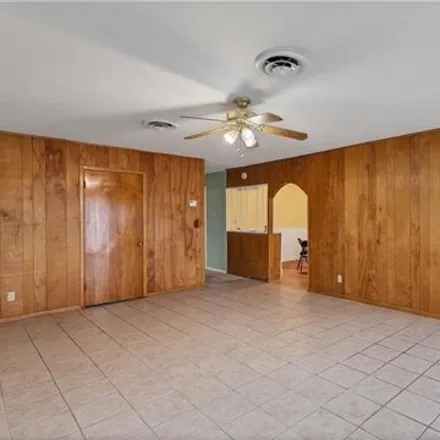 Image 3 - 1135 Dunlap Drive, New Braunfels, TX 78130, USA - House for sale