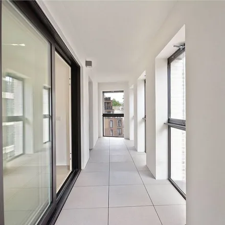 Image 2 - Conoco House, 230 Blackfriars Road, Bankside, London, SE1 8NL, United Kingdom - Apartment for rent