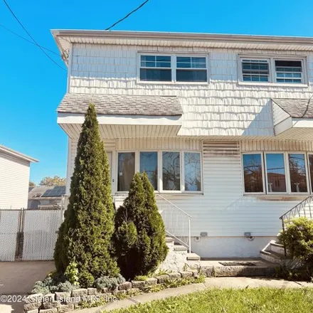 Buy this 3 bed house on 3774 Hylan Boulevard in New York, NY 10308