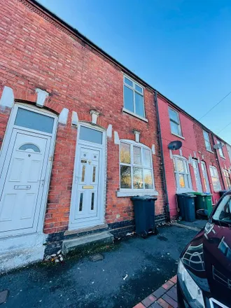 Rent this 3 bed townhouse on Wellington Road in Tipton, DY4 8RS