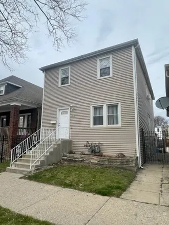 Buy this 6 bed house on 4342 West Wrightwood Avenue in Chicago, IL 60641