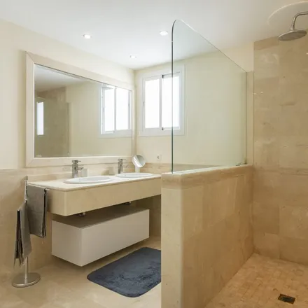 Rent this 2 bed apartment on Solo Qui in Calle de la Ribera, 29660 Marbella