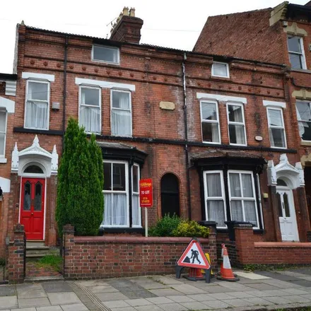 Rent this 5 bed townhouse on Severn Street in Leicester, LE2 0NN