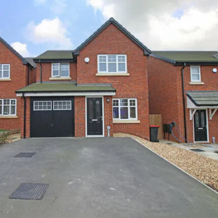 Buy this 3 bed duplex on Pendle Close in Thornton, FY5 3WB