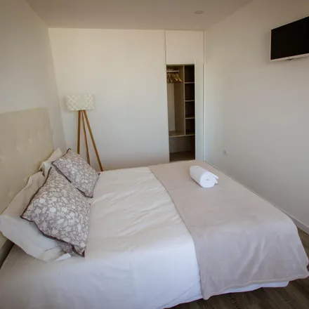 Rent this 1 bed apartment on Hotel São José in Rua de Santa Catarina 117, 4000-034 Porto