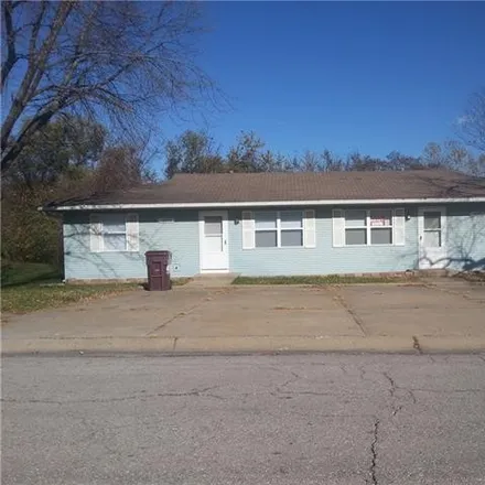 Buy this studio duplex on 18864 Wigwam Drive in Independence, MO 64056