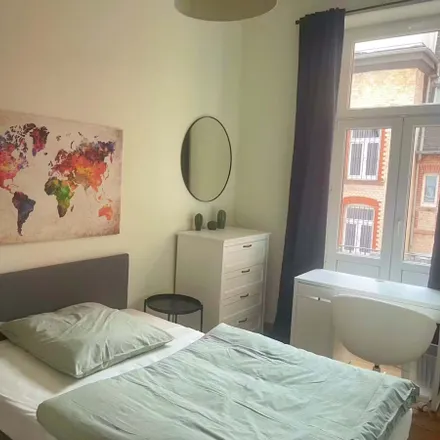 Rent this 3 bed room on Ingolstädter Straße 33 in 60316 Frankfurt, Germany