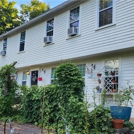 Buy this 6 bed townhouse on 689 Hampton Road in Abington, Pomfret