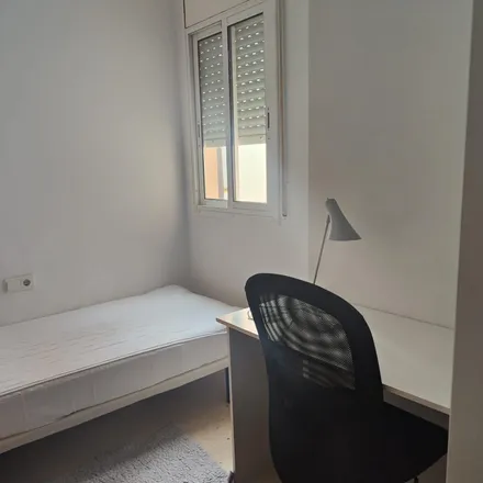 Rent this 2 bed room on Carrer del Concili de Trento in 42, 08018 Barcelona