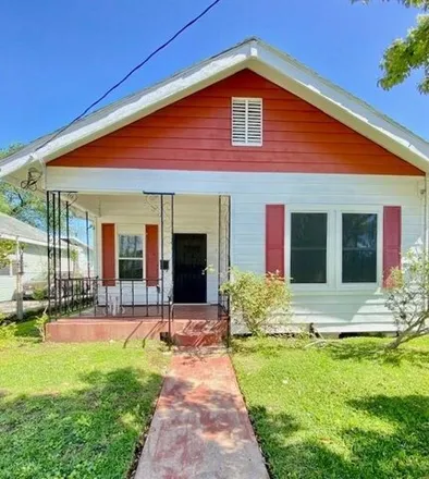 Buy this 2 bed house on 6719 Avenue O in Houston, TX 77011