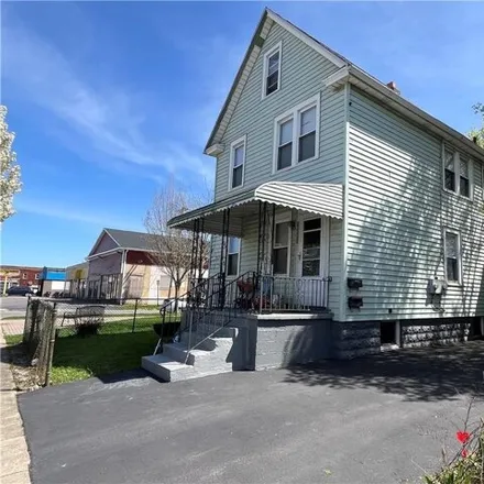 Image 3 - 2719 Pine Avenue, City of Niagara Falls, NY 14301, USA - House for sale