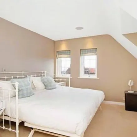 Image 1 - Jethou House, Nightingale Road, London, N1 2DR, United Kingdom - Apartment for rent
