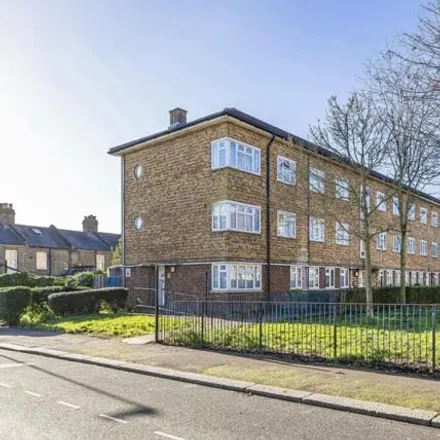 Buy this 3 bed apartment on Mecca Bingo in Lordship Lane, London
