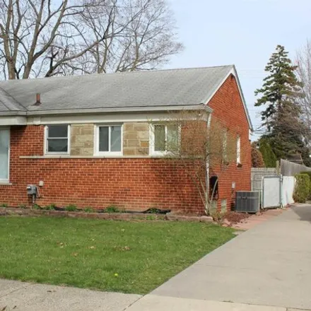 Buy this 3 bed house on 25400 Ronald Street in Roseville, MI 48066