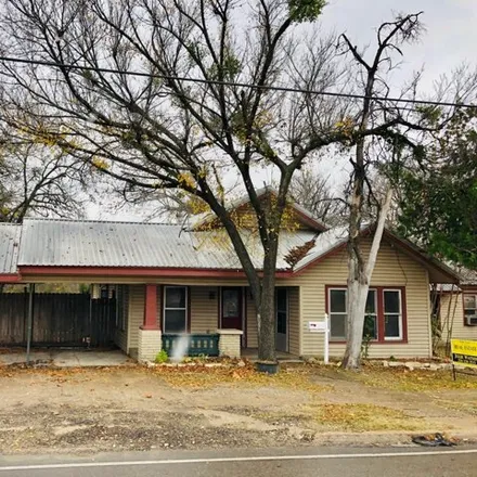 Buy this 3 bed house on 606 East Main Street in Hamilton, TX 76531