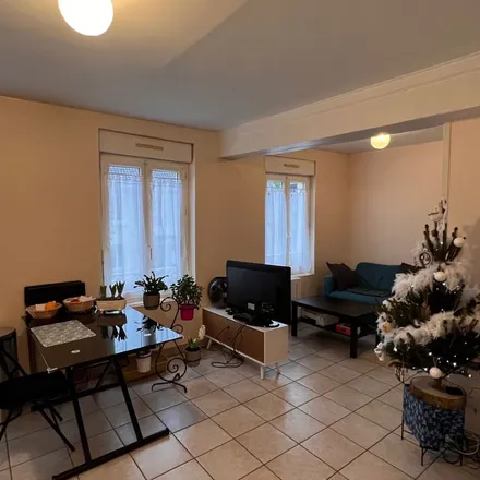 Rent this 2 bed apartment on 15 Rue Saint-Pierre in 28130 Maintenon, France
