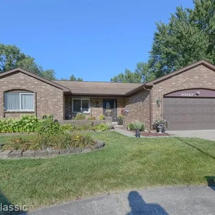Buy this 4 bed house on 30747 Longcrest Street in Southfield, MI 48076