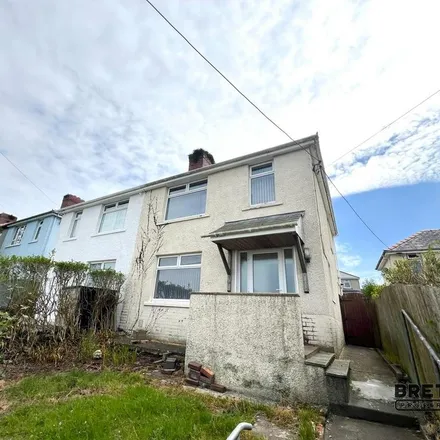 Rent this 3 bed duplex on unnamed road in Milford Haven, SA73 3SD
