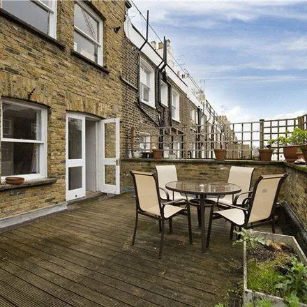 Rent this 1 bed apartment on 44 Queen's Gardens in London, W2 3BD